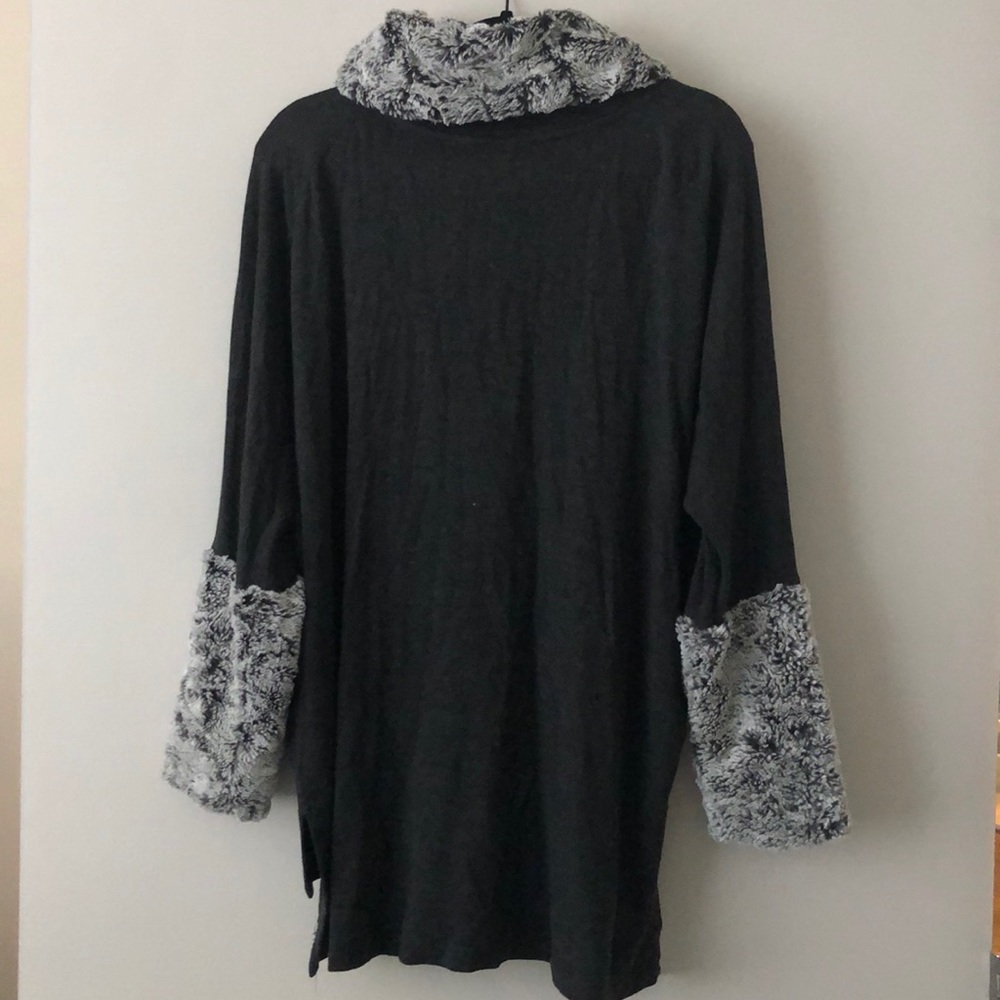 Faux-Fur- Trimmed Cowl-Neck Sweater - Picture 4 of 5